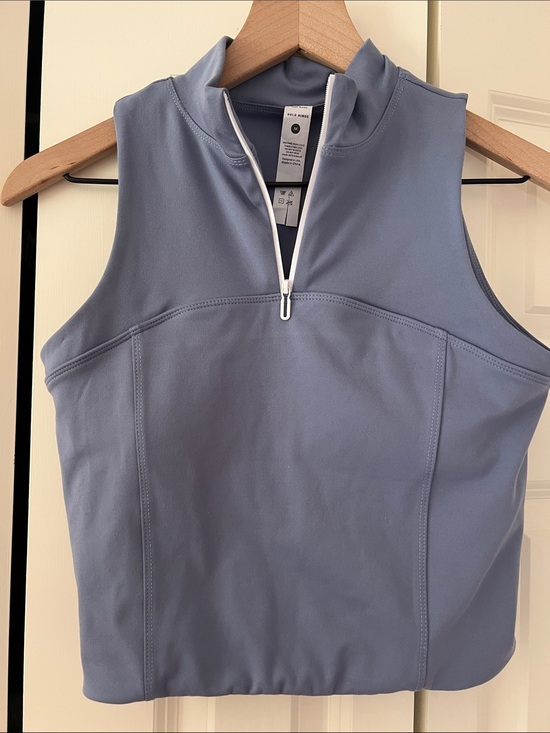 Gold Hinge Tops - Gold Hinge Sleeveless cropped Half-Zip Athletic Top - Dusty Blue M